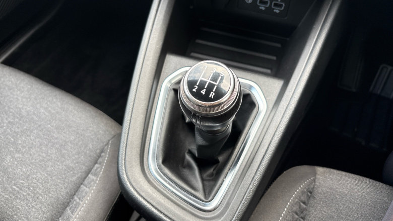 Renault Clio 1.0 TCe 100 Iconic 5dr Petrol Hatchback